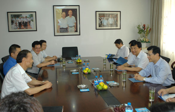 江苏银行董事长黄志伟来mg冰球突破考察