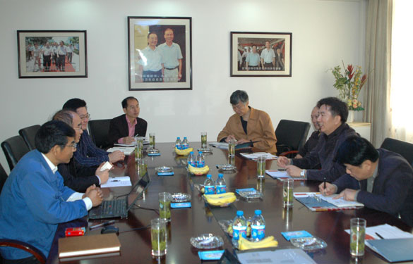 江苏省经济和信息化委员会党组副书记、副主任俞军来mg冰球突破调研