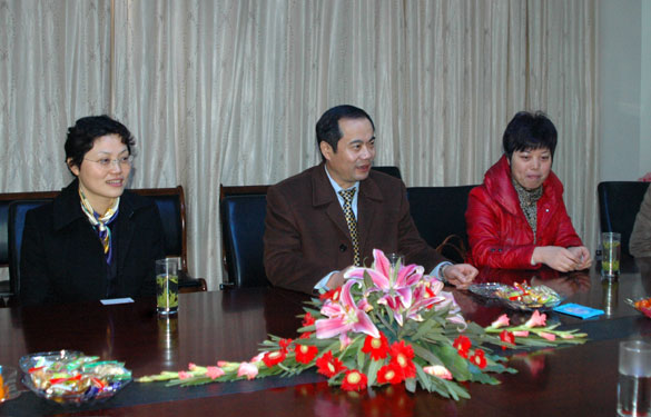 中国银行常州支行溧阳支行向导来mg冰球突破集团走访