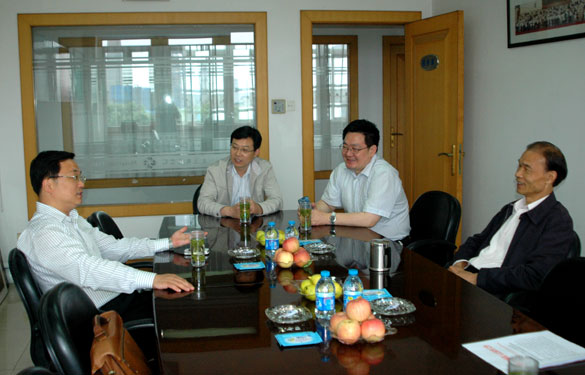 溧阳市委常委、常务副市长汤如军来mg冰球突破集团调研