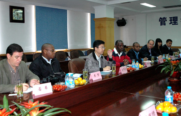 安哥拉国家旅游生长中心考察团来mg冰球突破集团旅行考察