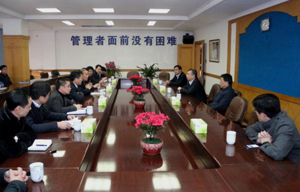 常州市委书记阎立一行来mg冰球突破电缆新春慰问