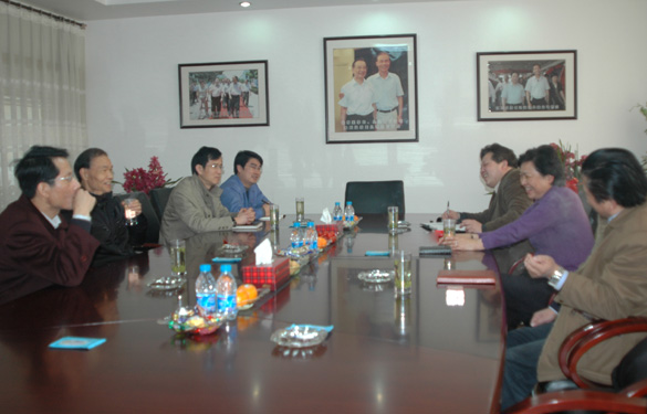 上海电缆研究所、电缆行业协会专家、向导来mg冰球突破集团旅行考察