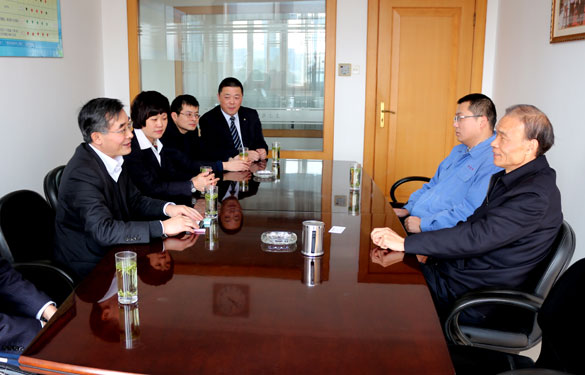 中国建设银行常州分行行长尹家健一行来mg冰球突破集团走访