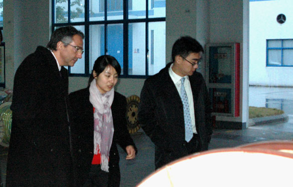 以色列驻沪总领事艾雅克一行来mg冰球突破集团旅行考察