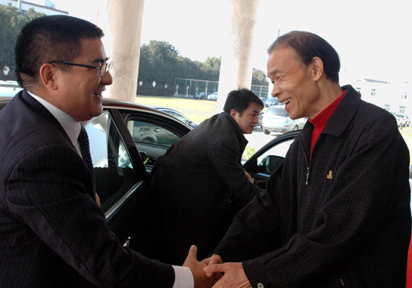 中国首善陈光标先生来访mg冰球突破集团