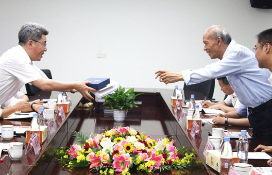 常州市委常委、常务副市长梁一波一行来mg冰球突破电缆调研