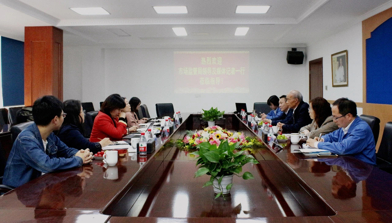 富厚“mg冰球突破”文化内在 全力打造“mg冰球突破”精品——丁山华董事长答记者问